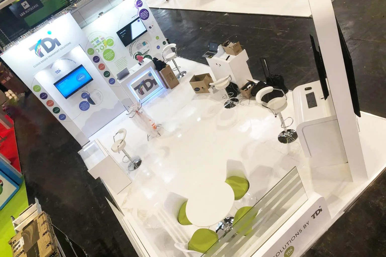 Hybrid exhibition stand for TDI